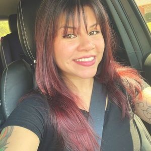 Meet your Posher, Dominique